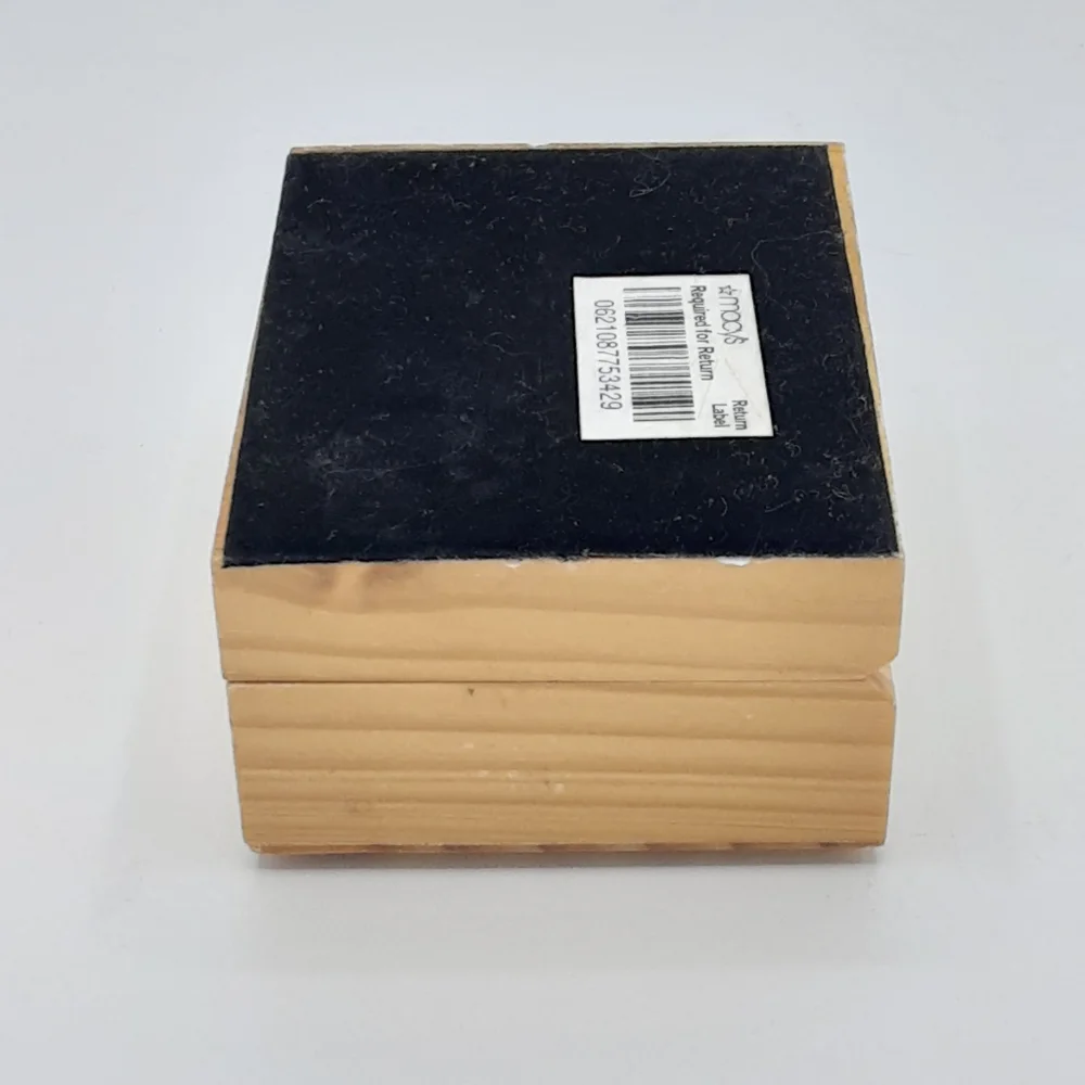 Geoffrey Beene Vintage Oval Silver Tone Cufflinks In Wooden Box.